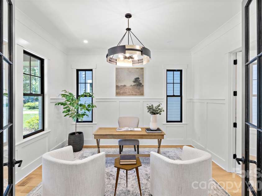 2425 Lola Avenue, Charlotte, NC 28205.  MLS# CAR4386343, YatesRealty ID 32260. 