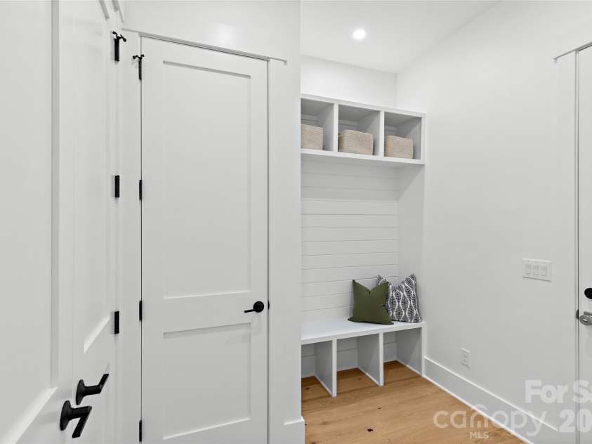2425 Lola Avenue, Charlotte, NC 28205.  MLS# CAR4386343, YatesRealty ID 32260. 