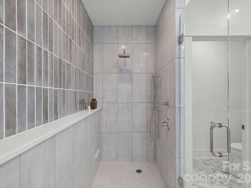 2425 Lola Avenue, Charlotte, NC 28205.  MLS# CAR4386343, YatesRealty ID 32260. 