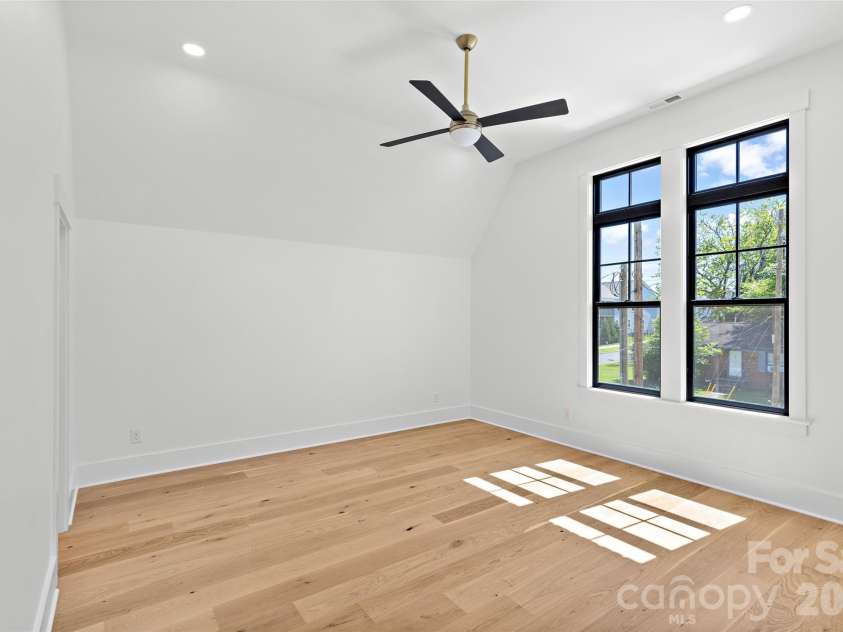 2425 Lola Avenue, Charlotte, NC 28205.  MLS# CAR4386343, YatesRealty ID 32260. 