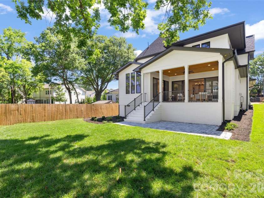 2425 Lola Avenue, Charlotte, NC 28205.  MLS# CAR4386343, YatesRealty ID 32260. 