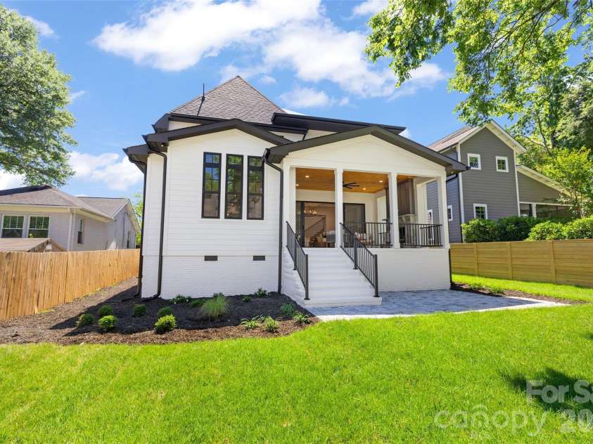 2425 Lola Avenue, Charlotte, NC 28205.  MLS# CAR4386343, YatesRealty ID 32260. 