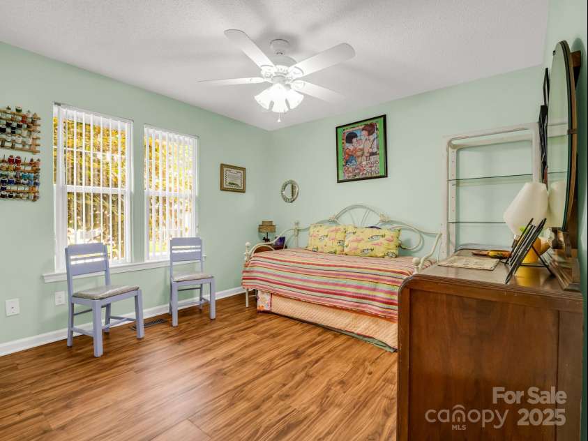 27 Gray Wolf Lane, Hendersonville, NC 28792.  MLS# CAR4285060, YatesRealty ID 32261. 2nd Bedroom