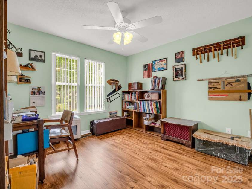 27 Gray Wolf Lane, Hendersonville, NC 28792.  MLS# CAR4285060, YatesRealty ID 32261. 3rd Bedroom