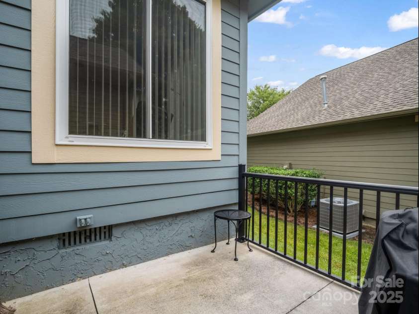 27 Gray Wolf Lane, Hendersonville, NC 28792.  MLS# CAR4285060, YatesRealty ID 32261. Back Patio/Grilling Area