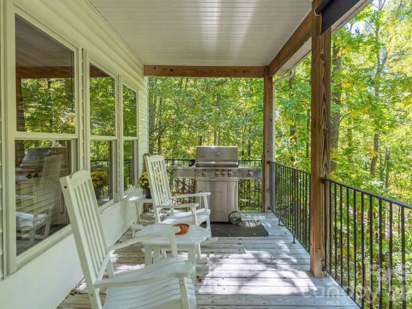 39 Rogers Creek Drive, Bakersville, NC 28705.  MLS# CAR4396215, YatesRealty ID 32262. 