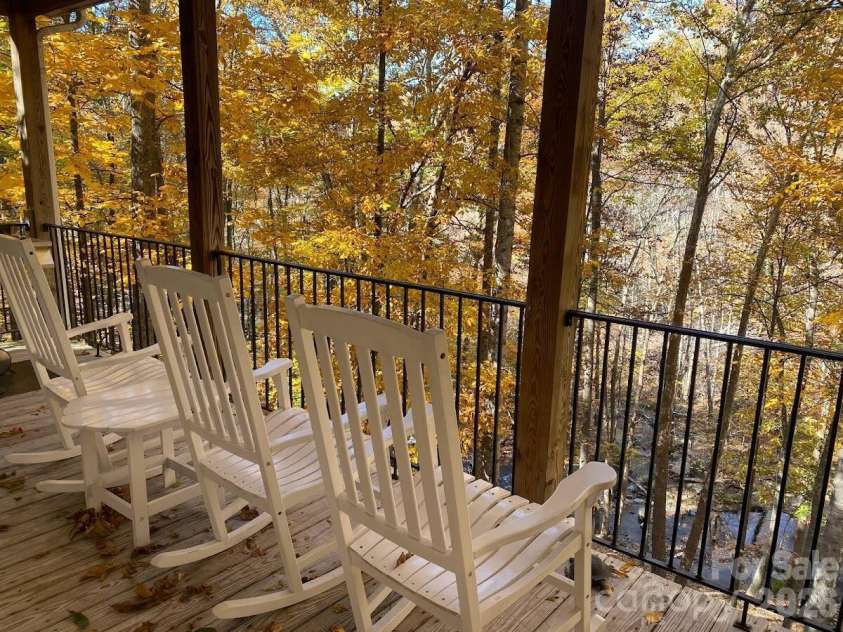39 Rogers Creek Drive, Bakersville, NC 28705.  MLS# CAR4396215, YatesRealty ID 32262. 