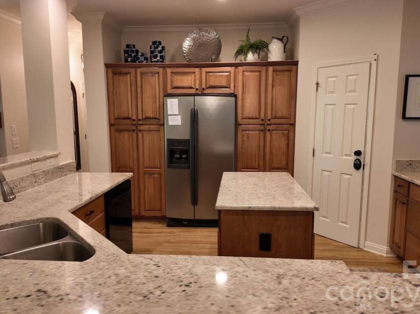 39 Rogers Creek Drive, Bakersville, NC 28705.  MLS# CAR4396215, YatesRealty ID 32262. 