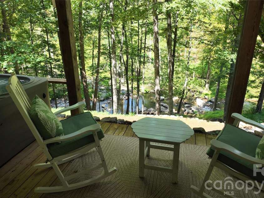 39 Rogers Creek Drive, Bakersville, NC 28705.  MLS# CAR4396215, YatesRealty ID 32262. 