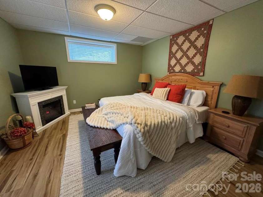 39 Rogers Creek Drive, Bakersville, NC 28705.  MLS# CAR4396215, YatesRealty ID 32262. 