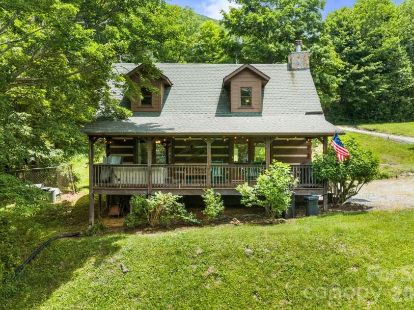 122 Cedar Cove Lane, Zionville, NC 28698.  MLS# CAR4393983, YatesRealty ID 32263. 