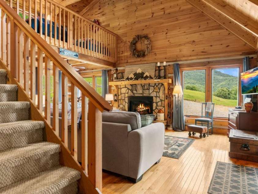 122 Cedar Cove Lane, Zionville, NC 28698.  MLS# CAR4393983, YatesRealty ID 32263. 