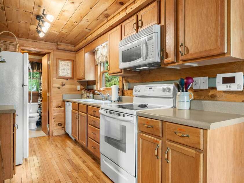 122 Cedar Cove Lane, Zionville, NC 28698.  MLS# CAR4393983, YatesRealty ID 32263. 