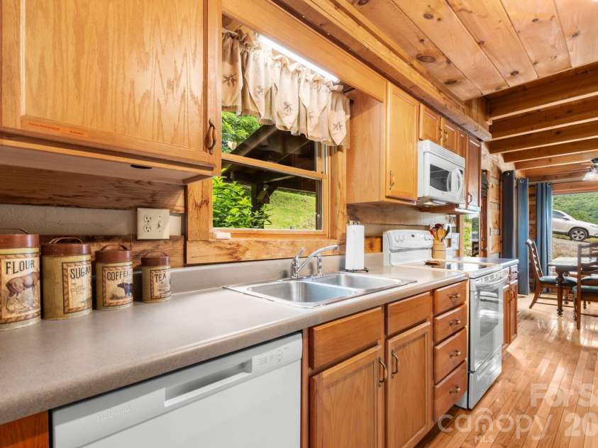 122 Cedar Cove Lane, Zionville, NC 28698.  MLS# CAR4393983, YatesRealty ID 32263. 