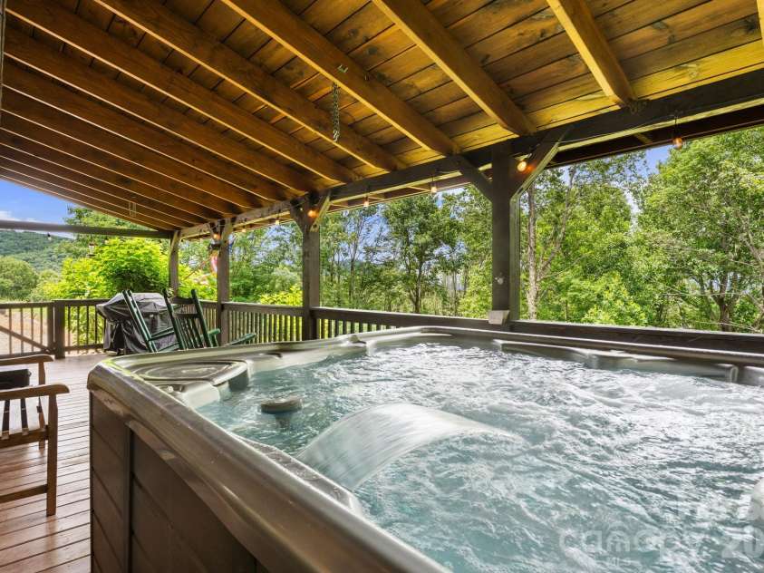 122 Cedar Cove Lane, Zionville, NC 28698.  MLS# CAR4393983, YatesRealty ID 32263. 