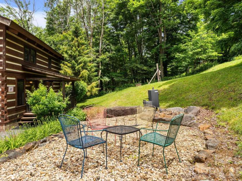 122 Cedar Cove Lane, Zionville, NC 28698.  MLS# CAR4393983, YatesRealty ID 32263. 