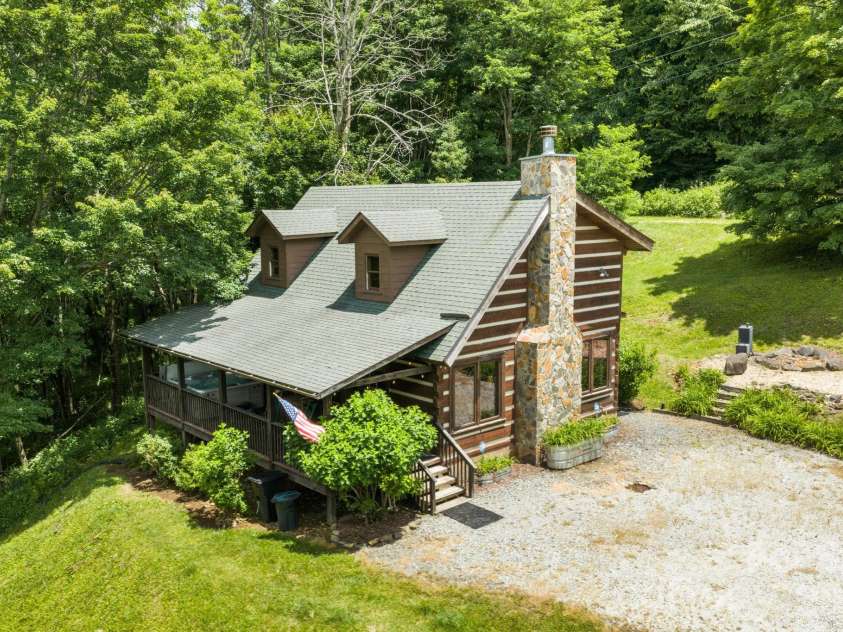 122 Cedar Cove Lane, Zionville, NC 28698.  MLS# CAR4393983, YatesRealty ID 32263. 
