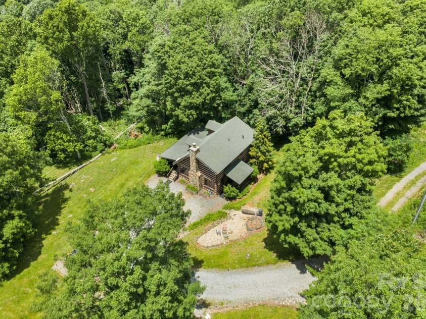 122 Cedar Cove Lane, Zionville, NC 28698.  MLS# CAR4393983, YatesRealty ID 32263. 