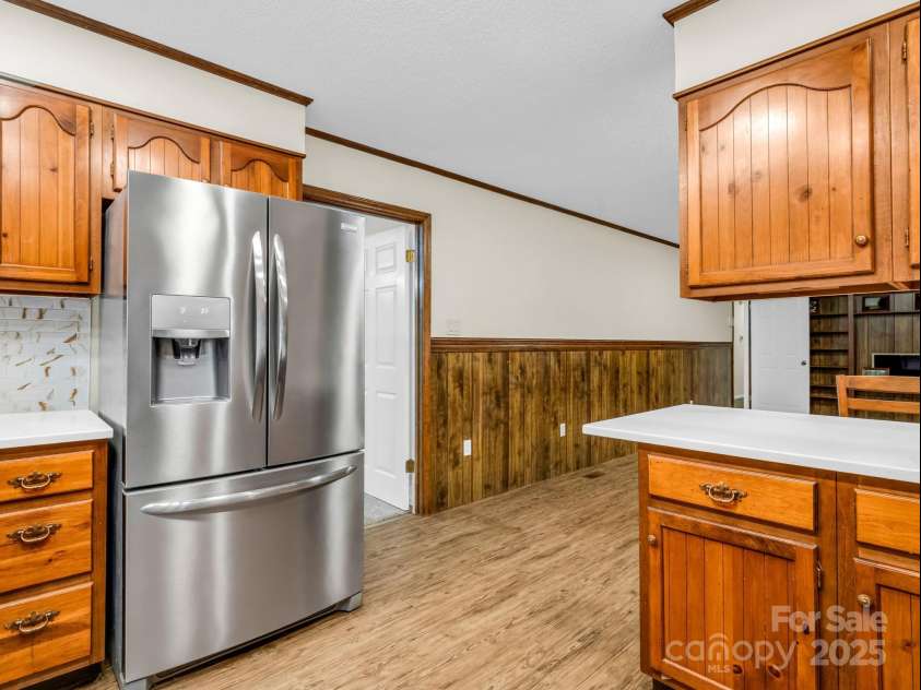 612 Buckeye Cove Road, Swannanoa, NC 28778.  MLS# CAR4287108, YatesRealty ID 32265. Newer Stainless appliances.