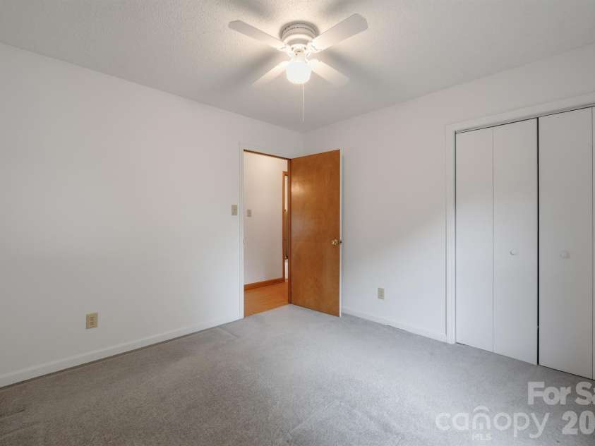 183 Dellinger Drive, Statesville, NC 28625.  MLS# CAR4391938, YatesRealty ID 32266. 