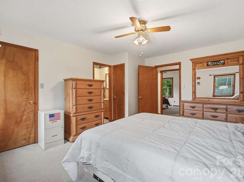 183 Dellinger Drive, Statesville, NC 28625.  MLS# CAR4391938, YatesRealty ID 32266. 