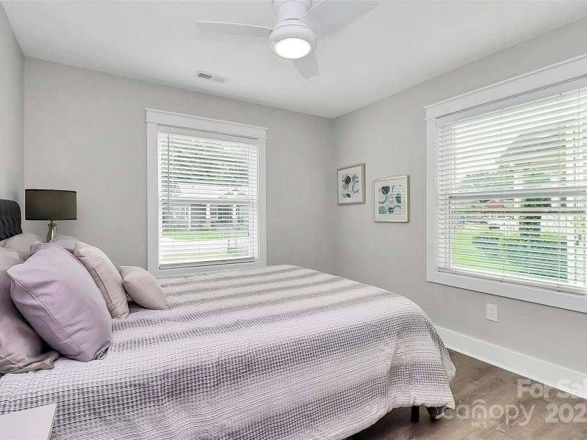 2201 Edison Street, Charlotte, NC 28206.  MLS# CAR4292329, YatesRealty ID 32266. 