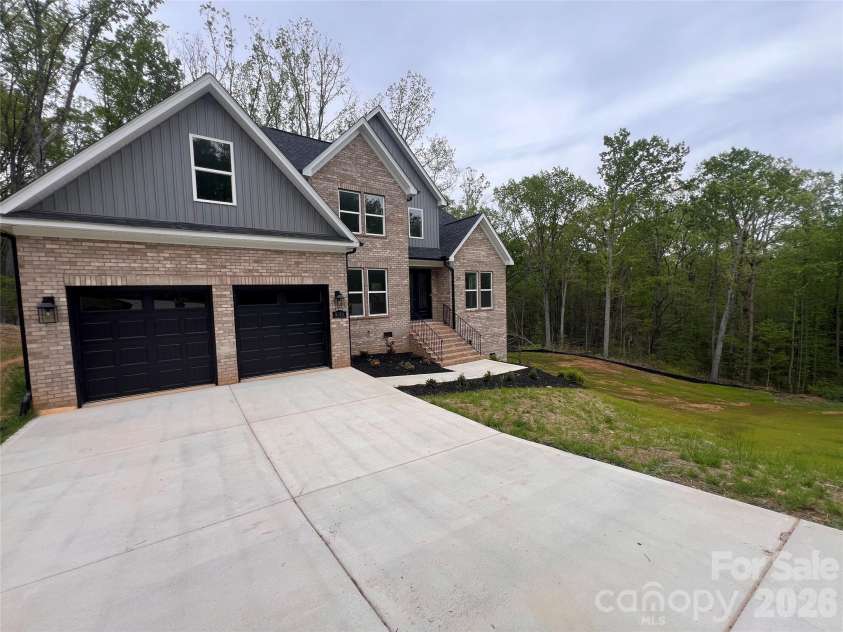 236 Mark Ryan Lane, Dallas, NC 28034.  MLS# CAR4392979, YatesRealty ID 32267. 