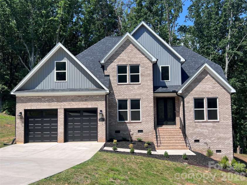236 Mark Ryan Lane, Dallas, NC 28034.  MLS# CAR4392979, YatesRealty ID 32267. 