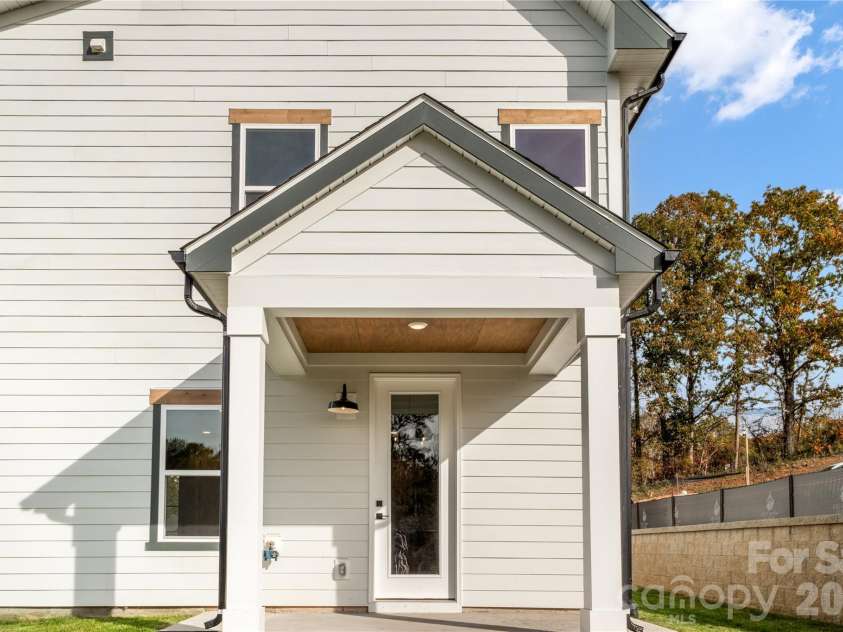 115 Chapel Crossing Lane, Weaverville, NC 28787.  MLS# CAR4337295, YatesRealty ID 32268. 