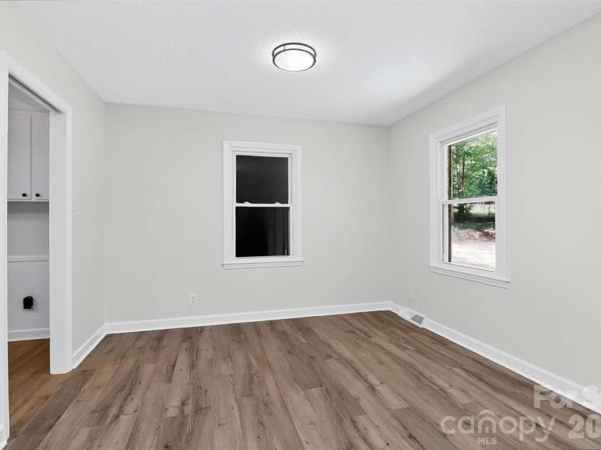 1410 Yorkdale Drive, Rock Hill, SC 29730.  MLS# CAR4382607, YatesRealty ID 32268. 