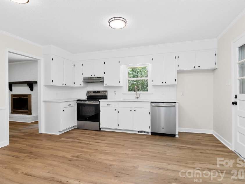 1410 Yorkdale Drive, Rock Hill, SC 29730.  MLS# CAR4382607, YatesRealty ID 32268. 