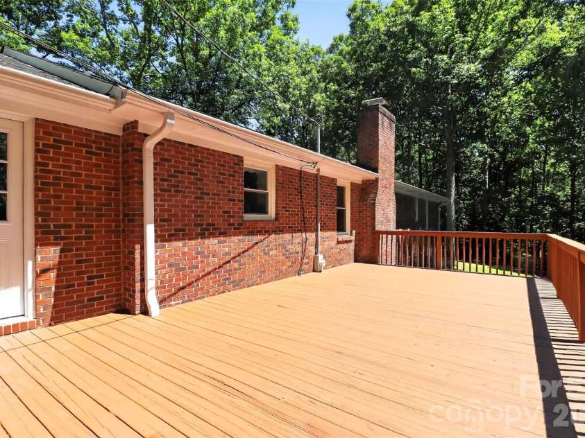 1410 Yorkdale Drive, Rock Hill, SC 29730.  MLS# CAR4382607, YatesRealty ID 32268. 