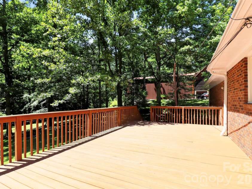 1410 Yorkdale Drive, Rock Hill, SC 29730.  MLS# CAR4382607, YatesRealty ID 32268. 