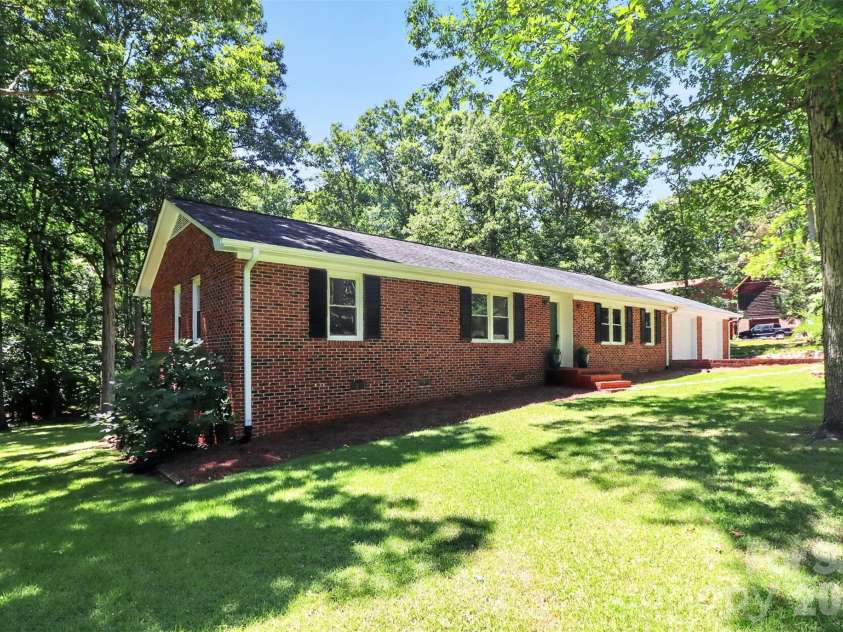1410 Yorkdale Drive, Rock Hill, SC 29730.  MLS# CAR4382607, YatesRealty ID 32268. 