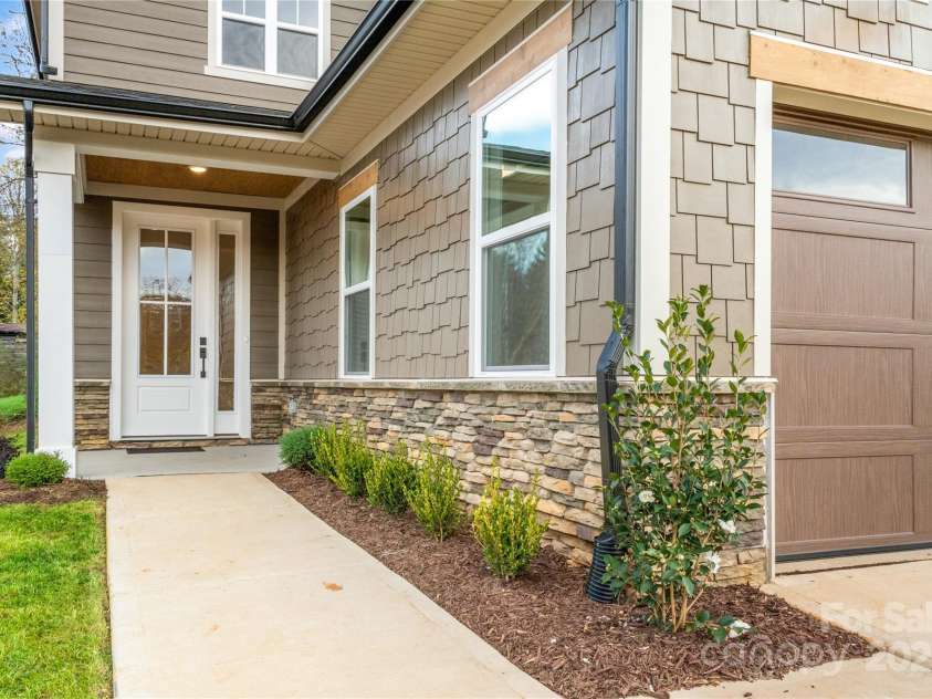 114 Chapel Crossing Lane, Weaverville, NC 28787.  MLS# CAR4254363, YatesRealty ID 32269. 