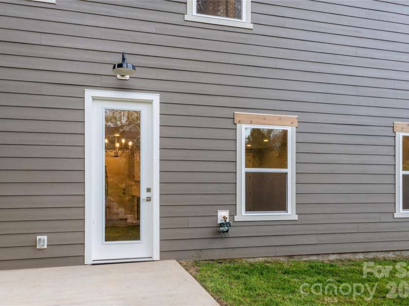 114 Chapel Crossing Lane, Weaverville, NC 28787.  MLS# CAR4337352, YatesRealty ID 32269. 