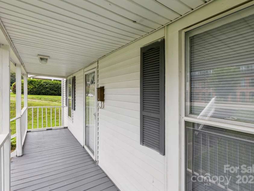 105 Catawba Street, Belmont, NC 28012.  MLS# CAR4295162, YatesRealty ID 3227. 