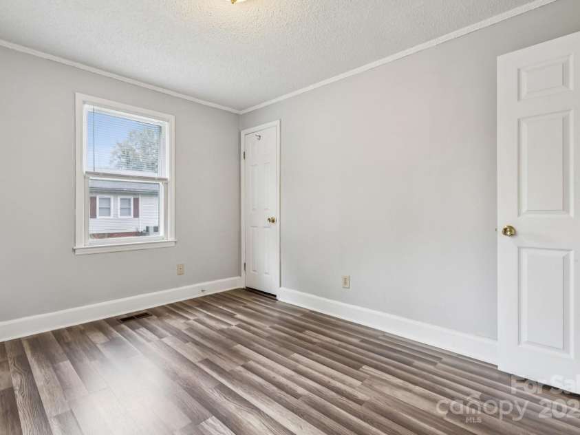 105 Catawba Street, Belmont, NC 28012.  MLS# CAR4295162, YatesRealty ID 3227. 