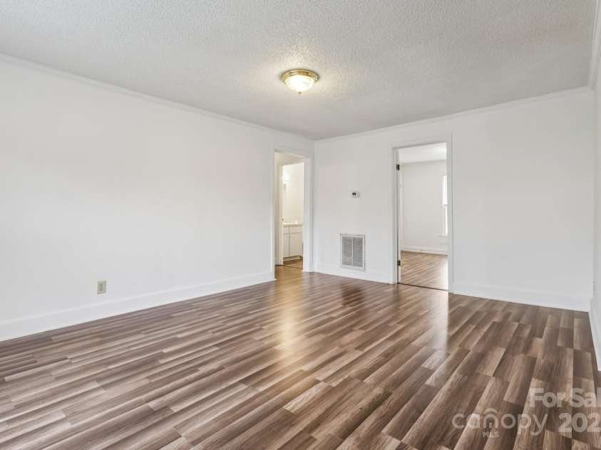 105 Catawba Street, Belmont, NC 28012.  MLS# CAR4295162, YatesRealty ID 3227. 