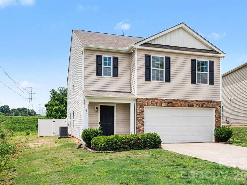 2801 Thomas Twig Drive, Dallas, NC 28034.  MLS# CAR4383301, YatesRealty ID 32270. 