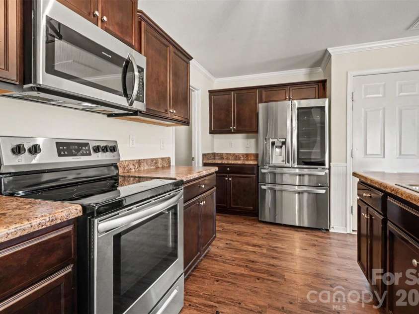 2801 Thomas Twig Drive, Dallas, NC 28034.  MLS# CAR4383301, YatesRealty ID 32270. 