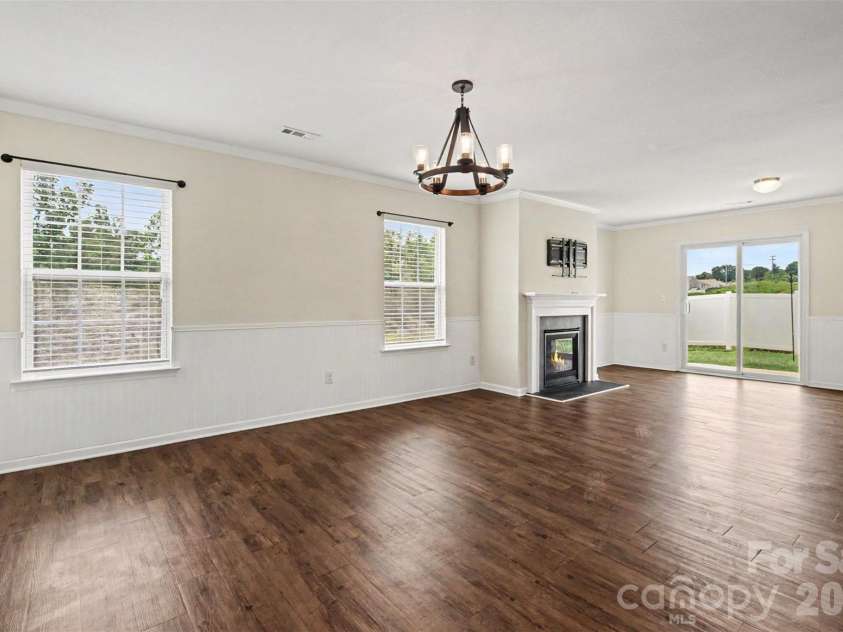 2801 Thomas Twig Drive, Dallas, NC 28034.  MLS# CAR4383301, YatesRealty ID 32270. Great Room