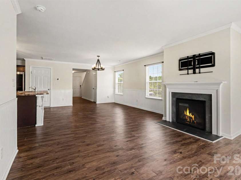 2801 Thomas Twig Drive, Dallas, NC 28034.  MLS# CAR4383301, YatesRealty ID 32270. Great Room