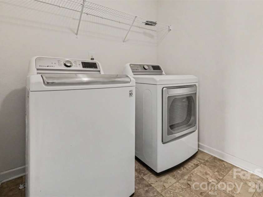 2801 Thomas Twig Drive, Dallas, NC 28034.  MLS# CAR4383301, YatesRealty ID 32270. Laundry
