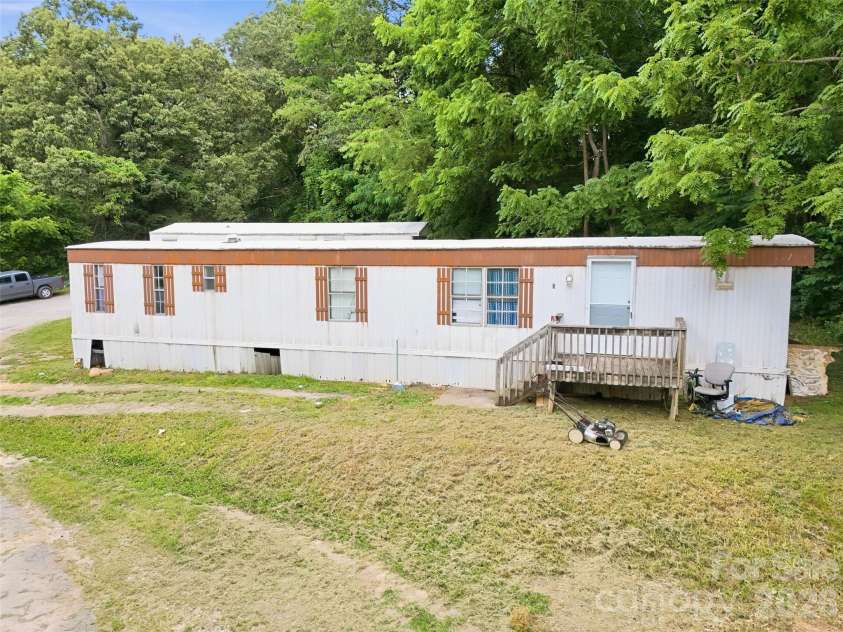 126 Lindsey Road, Candler, NC 28715.  MLS# CAR4396737, YatesRealty ID 32271. 