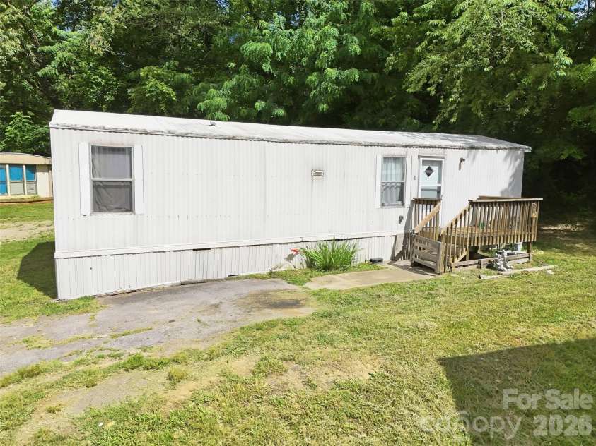 126 Lindsey Road, Candler, NC 28715.  MLS# CAR4396737, YatesRealty ID 32271. 
