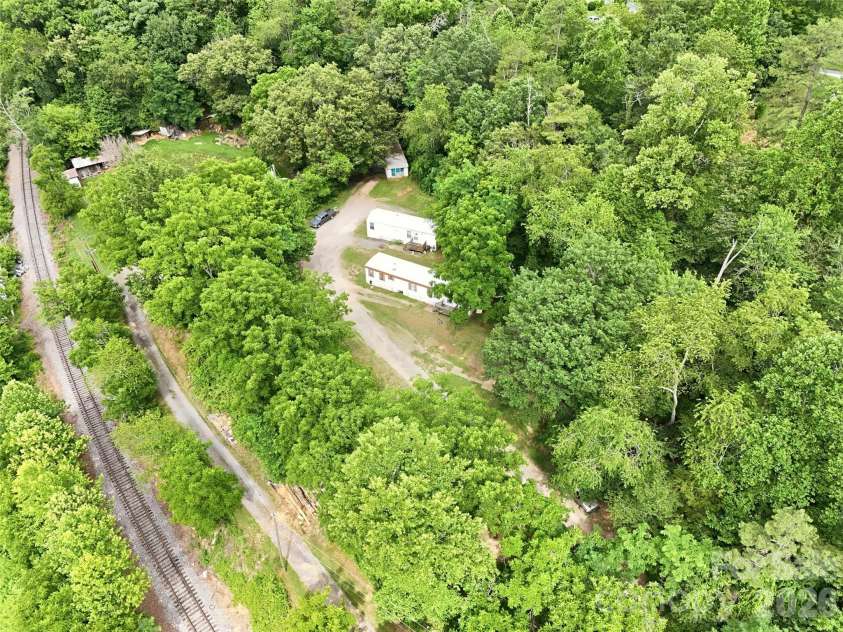 126 Lindsey Road, Candler, NC 28715.  MLS# CAR4396737, YatesRealty ID 32271. 