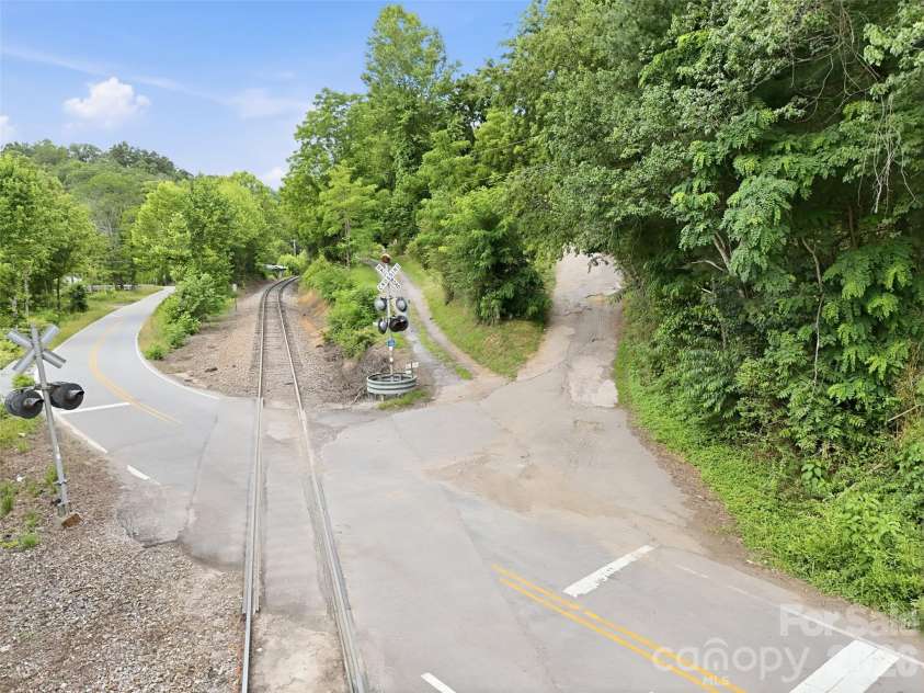 126 Lindsey Road, Candler, NC 28715.  MLS# CAR4396737, YatesRealty ID 32271. 
