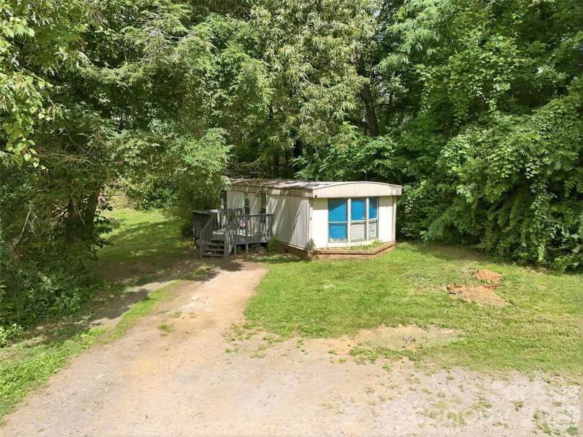 126 Lindsey Road, Candler, NC 28715.  MLS# CAR4396737, YatesRealty ID 32271. 