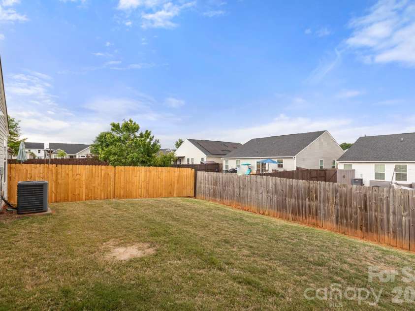 4238 Mackinnon Drive, Charlotte, NC 28214.  MLS# CAR4383715, YatesRealty ID 32272. 
